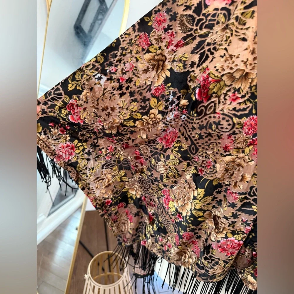Mauve Beautiful Burnout Velvet Floral Fringe Women's Kimono - Picture 5 of 11